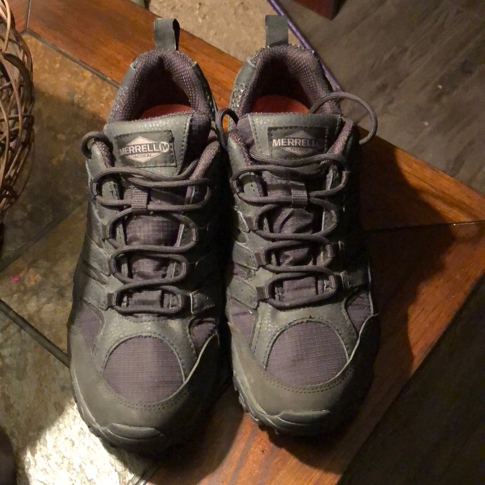 Men’s Merrell shoes- Size 9.5